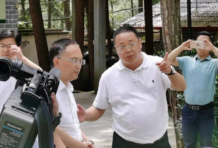 巴中市委常委、袁聞聰赴巴中師巴山牧業(yè)股份有限公司開展服務(wù)巴商返鄉(xiāng)創(chuàng)業(yè)專題調(diào)研