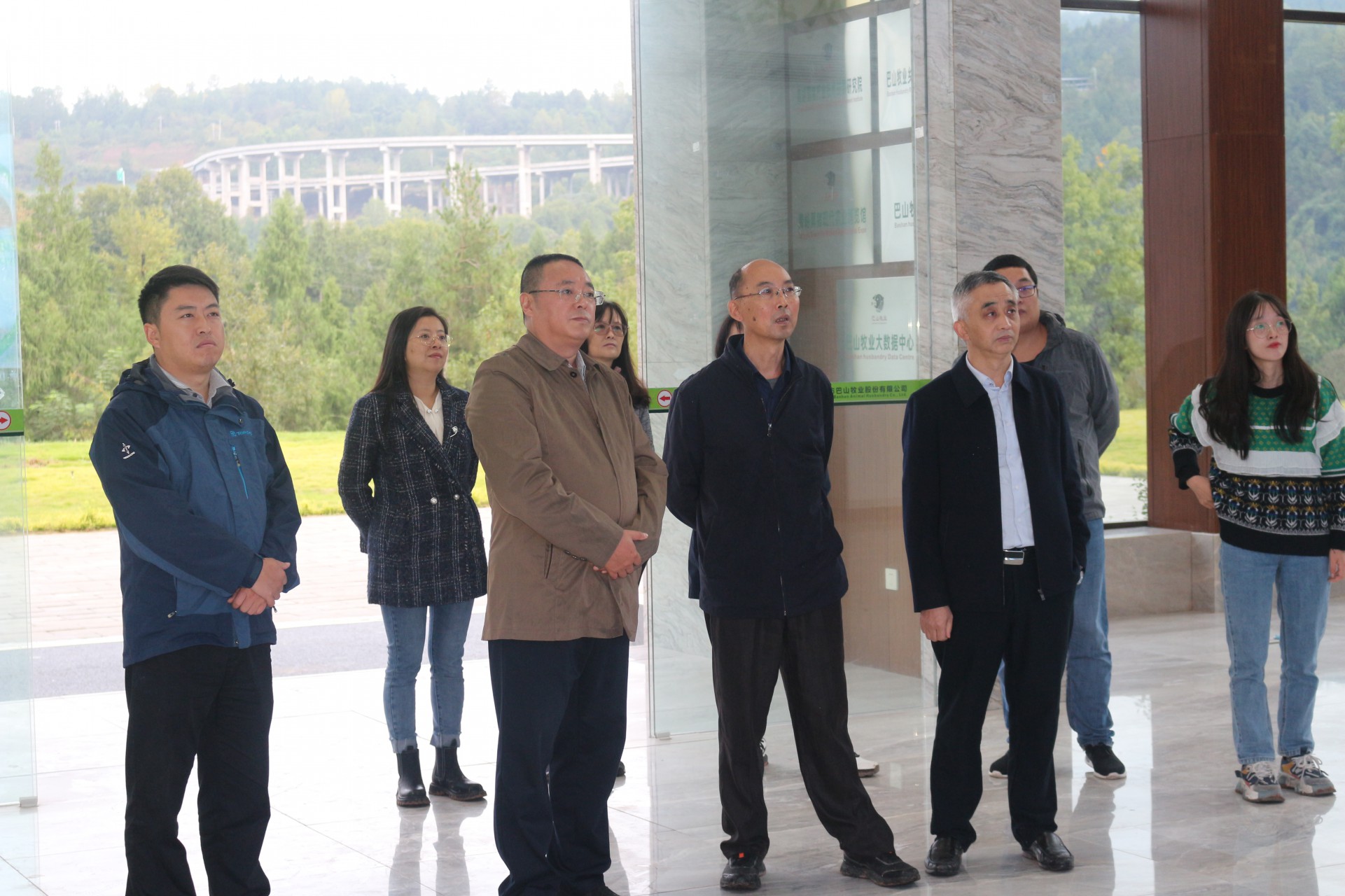 省市畜牧專家考察調(diào)研巴山牧業(yè)